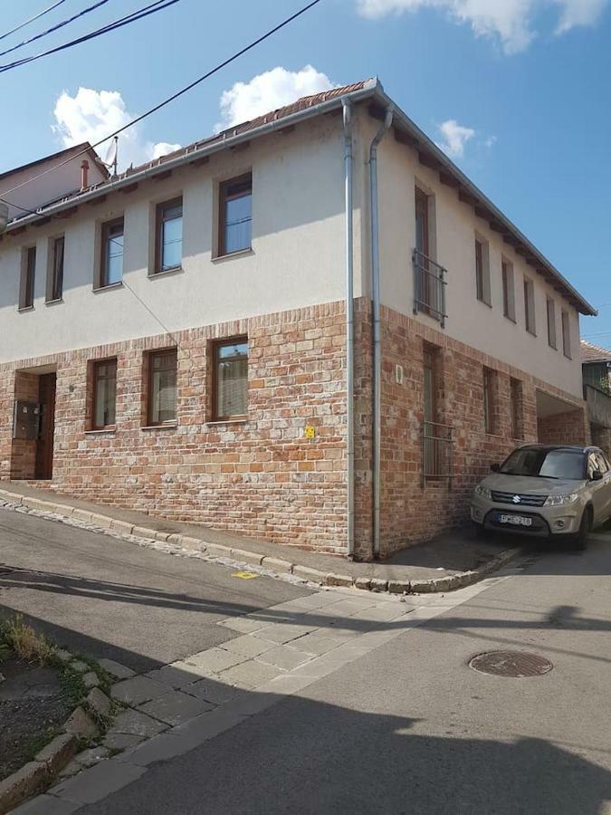 Központhoz közeli - Cool Tettye Apartman Pécs Kültér fotó