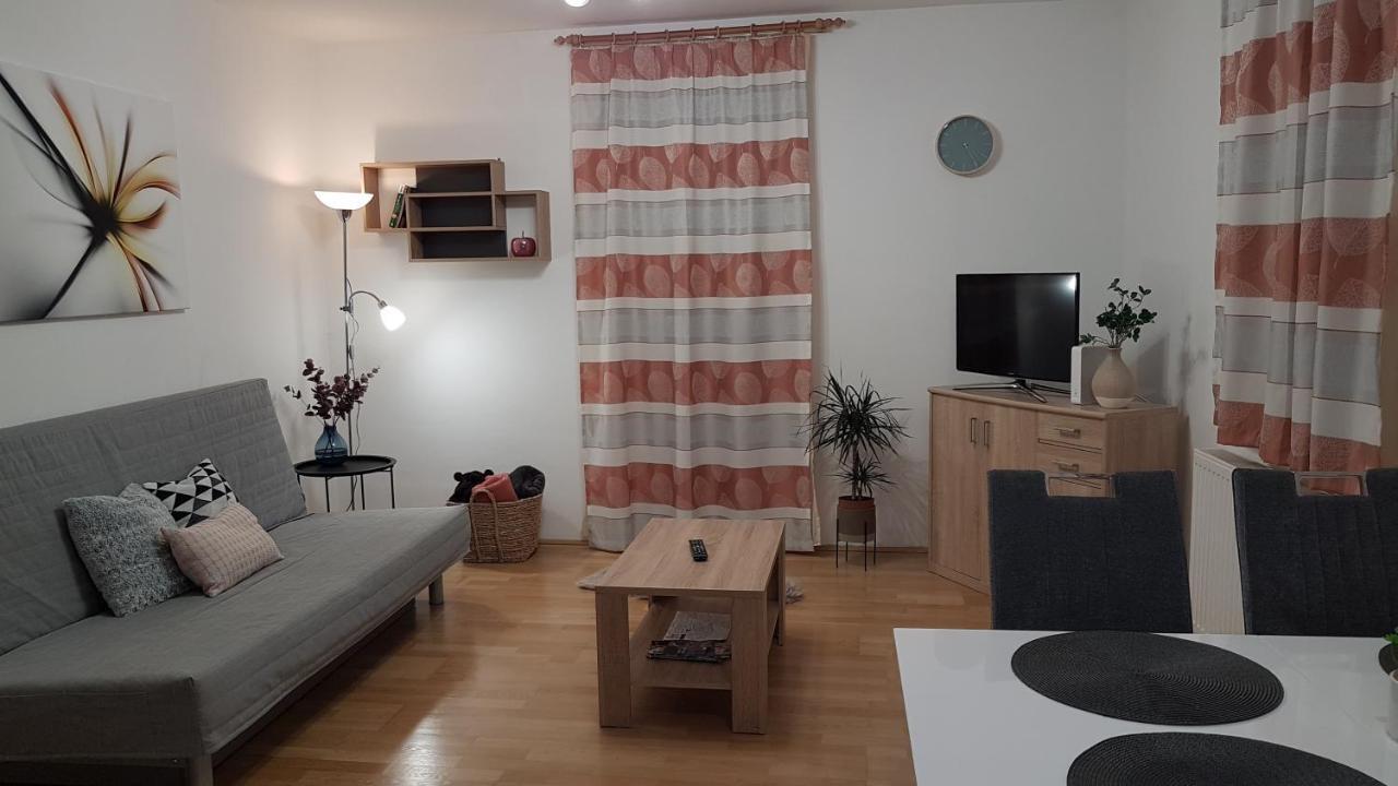 Központhoz közeli - Cool Tettye Apartman Pécs Kültér fotó